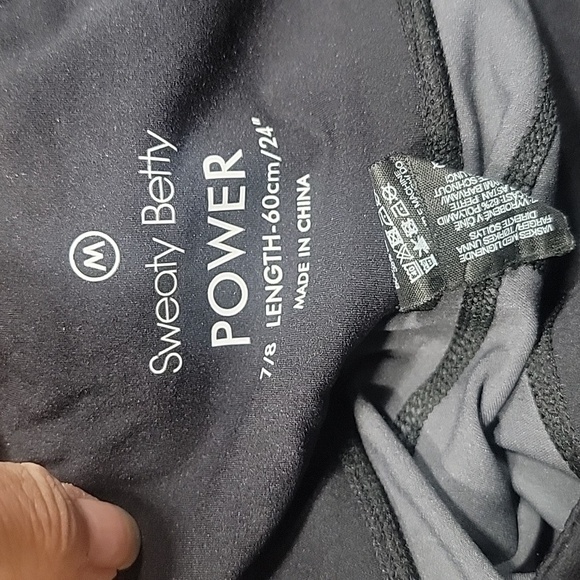 Sweaty Betty Size M Power 7/8 Legging Black & Gray Camo, Exc. Used Condition - Picture 7 of 9